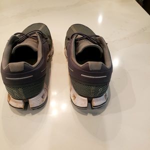 On Cloud Running Shoe's